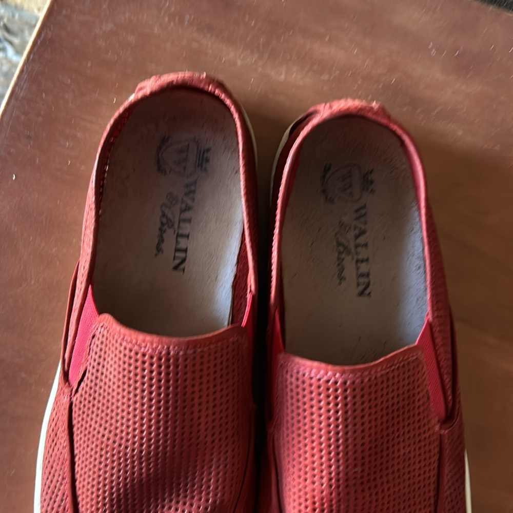 Nice And Comfortable Like New - image 3